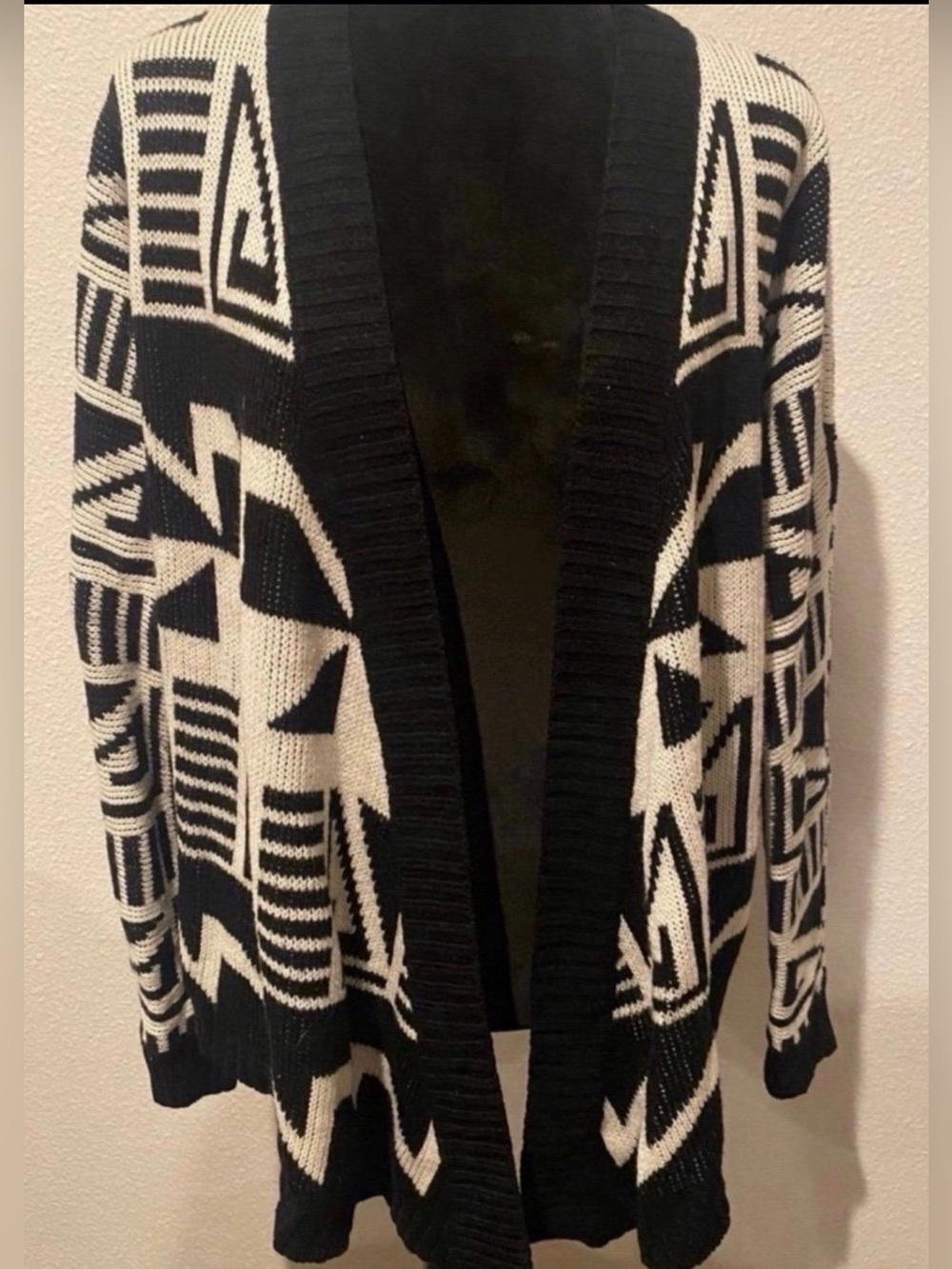 Black and White Geometric Open-Front Women's Cardigan Sweater (Size S